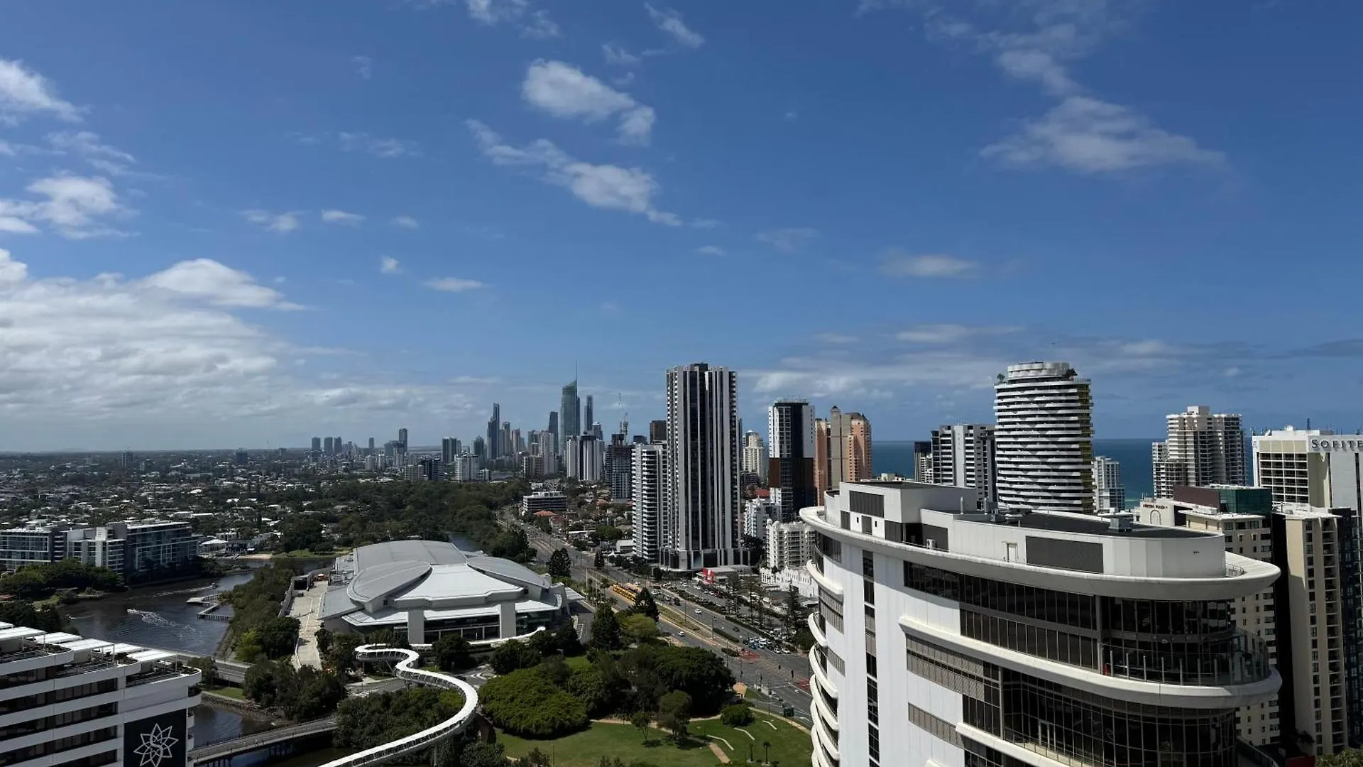 Lamour Ocean View Apartment II In Casino Broadbeach - Free Parking-195Cm Gold Coast